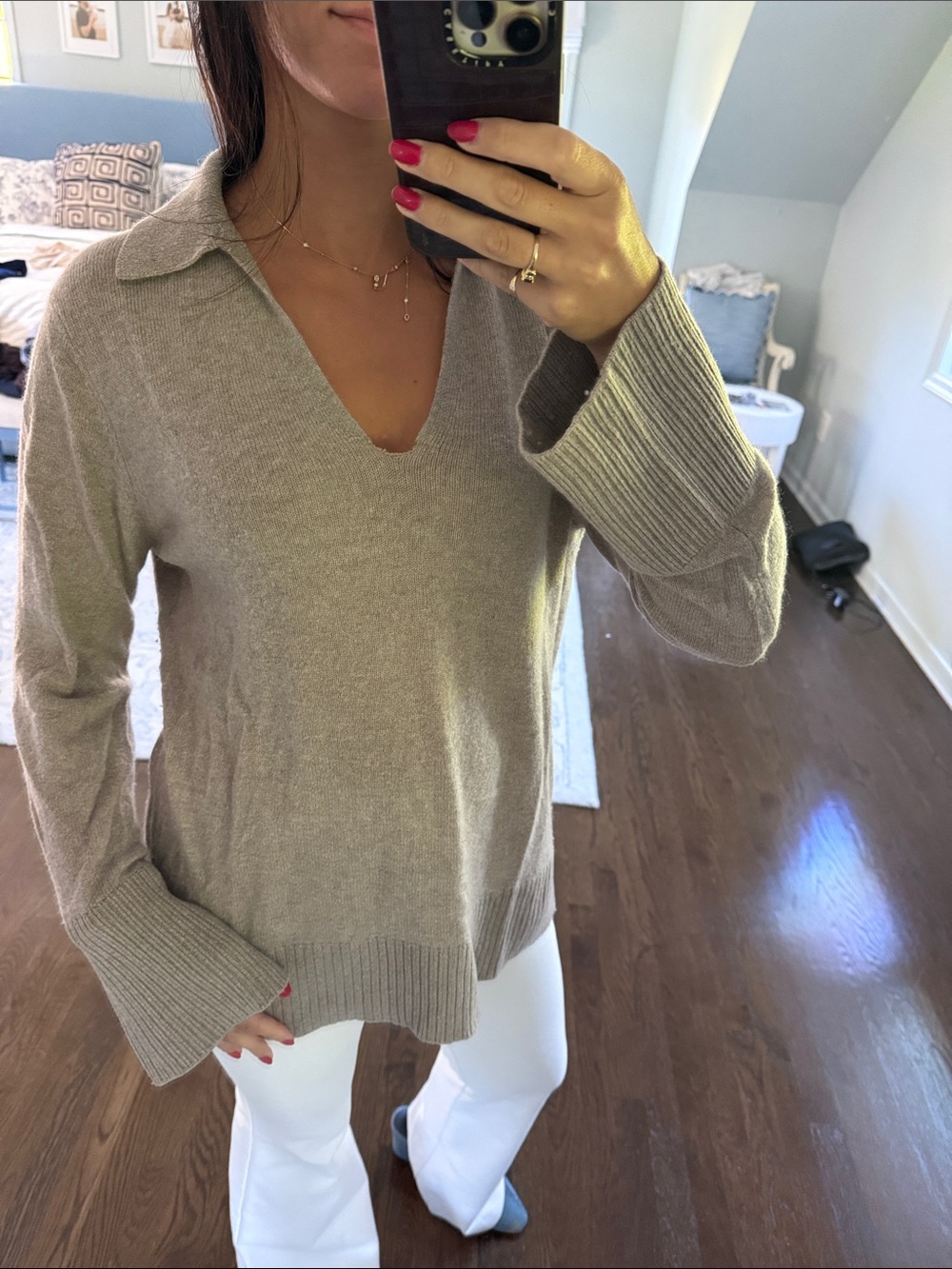 Elie Tahari Taupe V‑Neck Collared Long Sleeve Sweater Cashmere